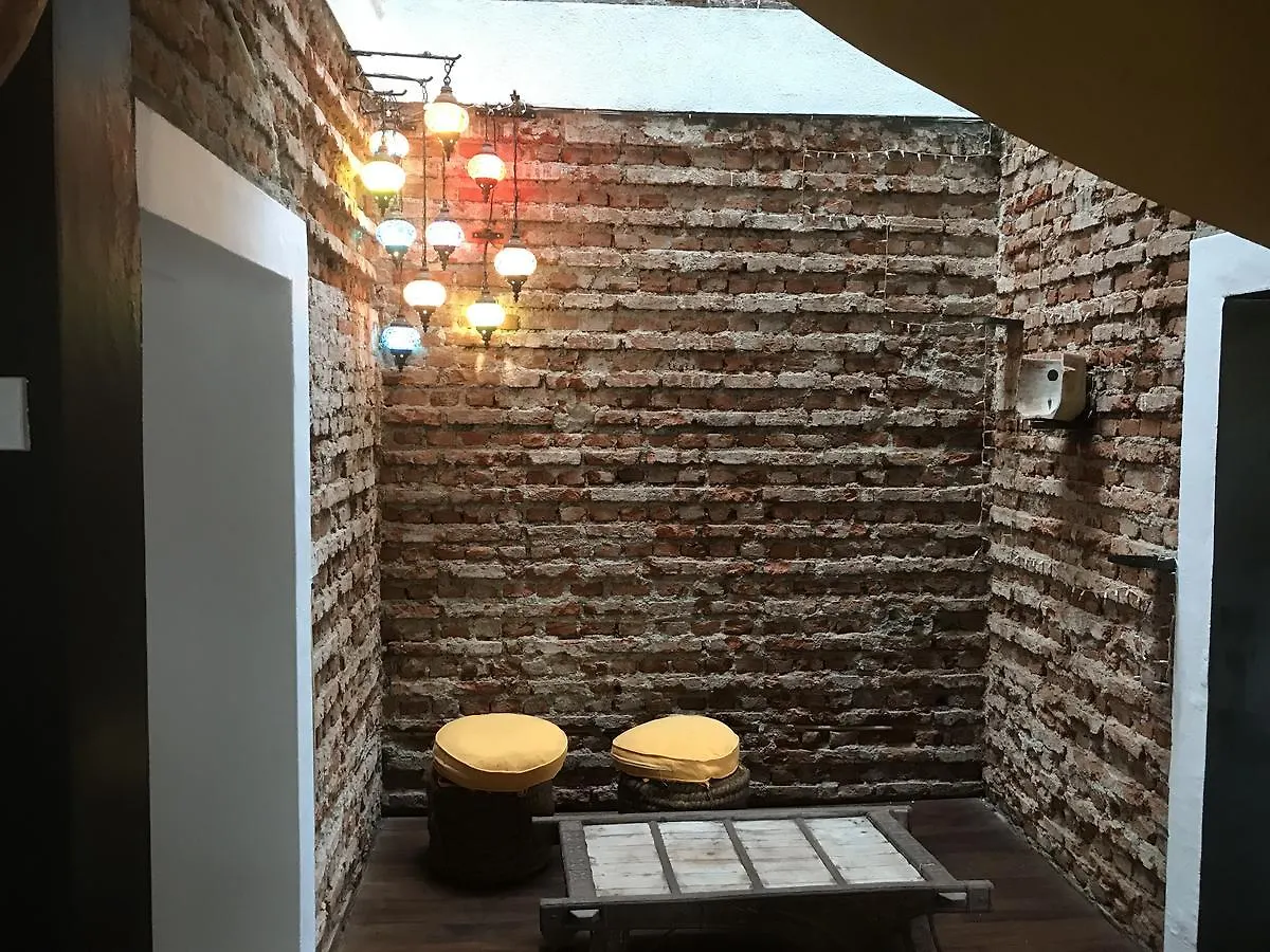 Bed & Breakfast Yoho Villa Colombo 05